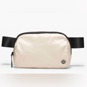 OG Lululemon Everywhere Belt Bag *1L in White Opal/Black